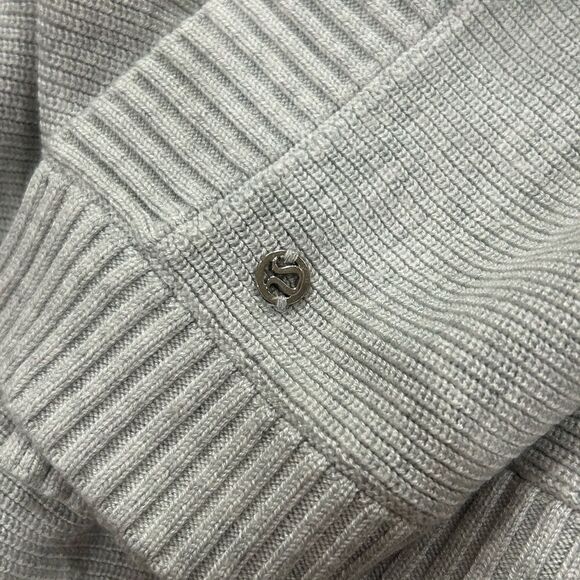 Lululemon Yoga Poncho knit - Picture 4 of 4